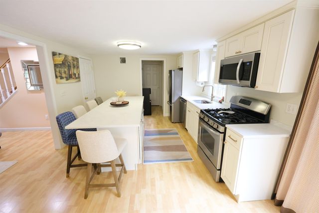 19A Deerwood Drive A, Amherst, NH 03031