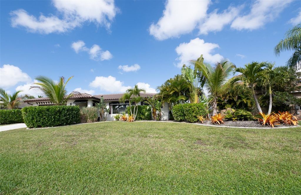 Image 1 of property listing at 376 PORTOFINO DRIVE, Punta Gorda, FL 33950