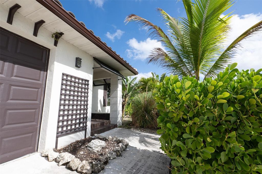 Image 2 of property listing at 376 PORTOFINO DRIVE, Punta Gorda, FL 33950