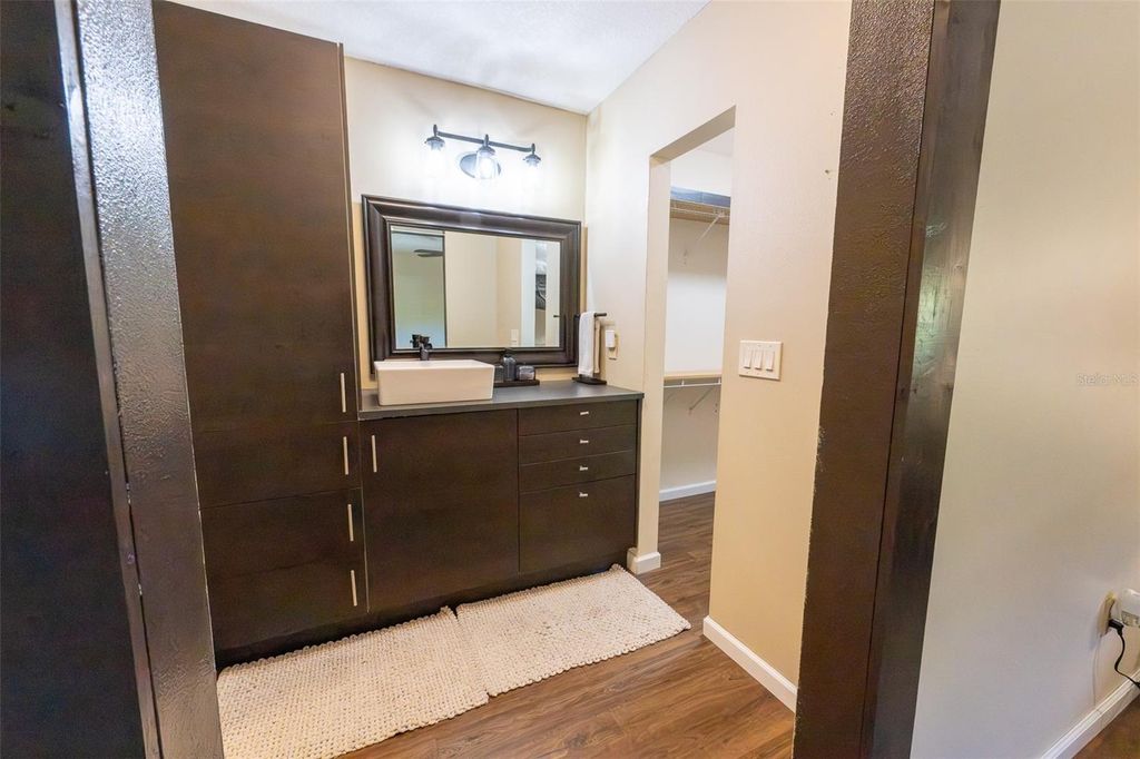 Image 16 of property listing at 376 PORTOFINO DRIVE, Punta Gorda, FL 33950