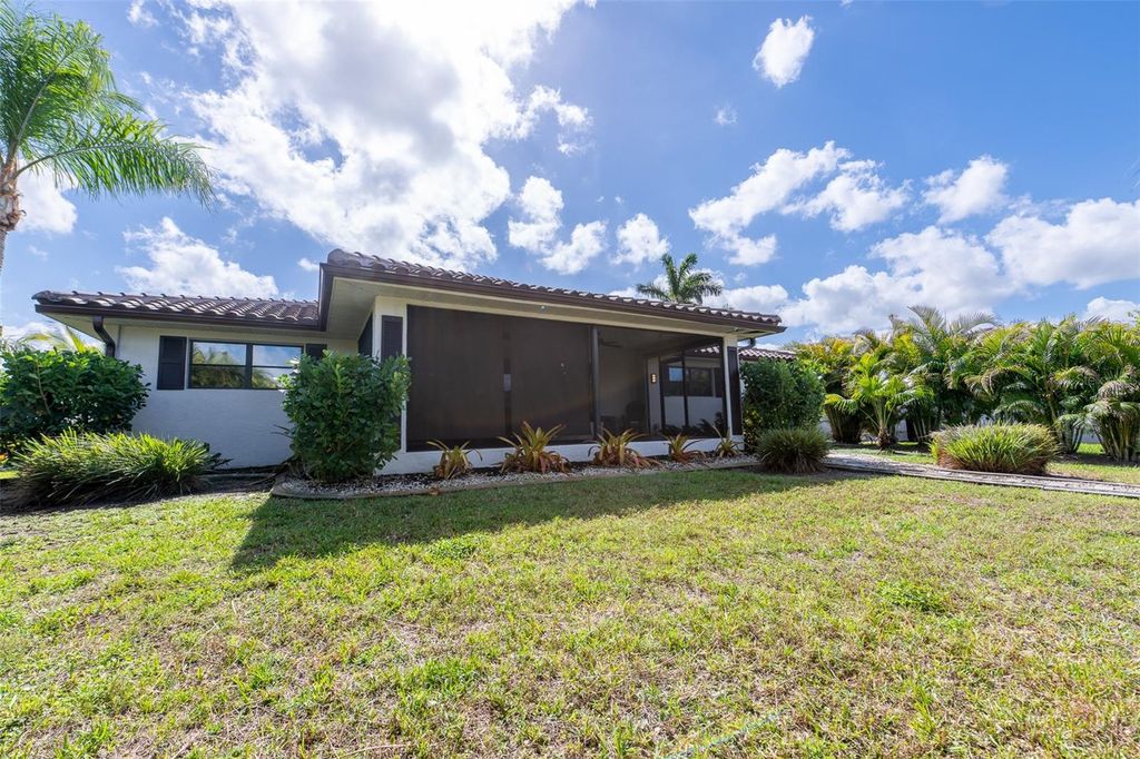 Image 32 of property listing at 376 PORTOFINO DRIVE, Punta Gorda, FL 33950
