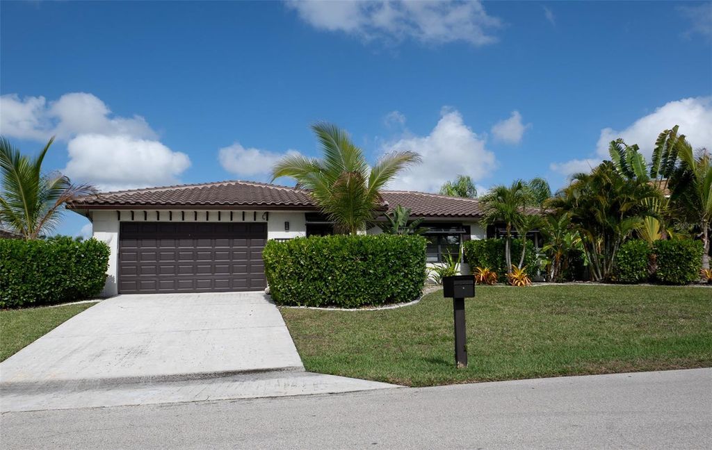 Image 33 of property listing at 376 PORTOFINO DRIVE, Punta Gorda, FL 33950