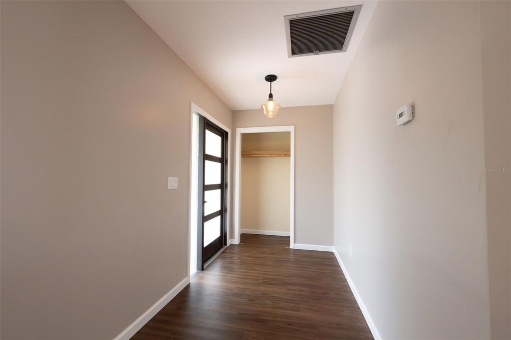 Image 6 of property listing at 376 PORTOFINO DRIVE, Punta Gorda, FL 33950