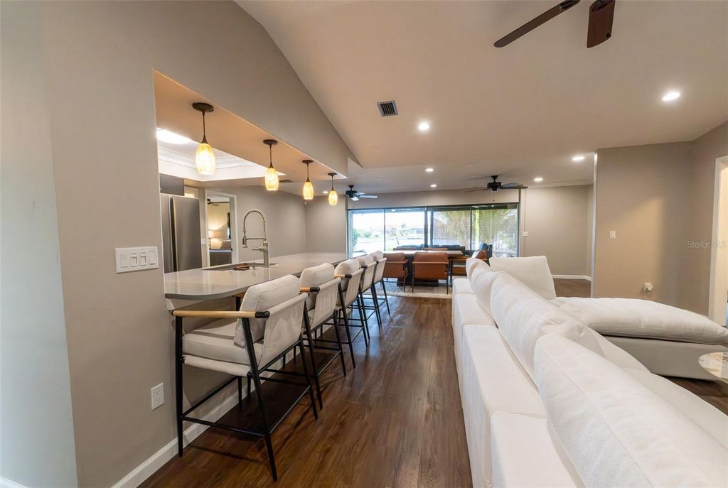 Image 9 of property listing at 376 PORTOFINO DRIVE, Punta Gorda, FL 33950