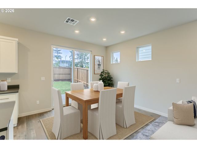 23828 Sw Pensacola Ter, Tualatin, OR 97062