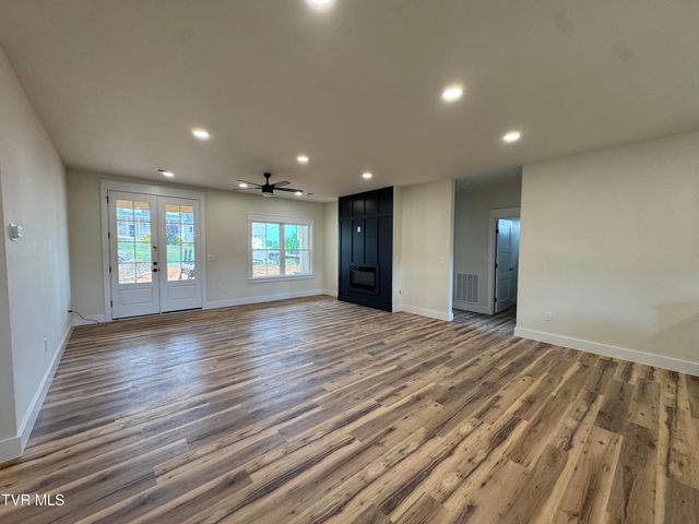 601 Sand Ridge Circle, Jonesborough, TN 37659