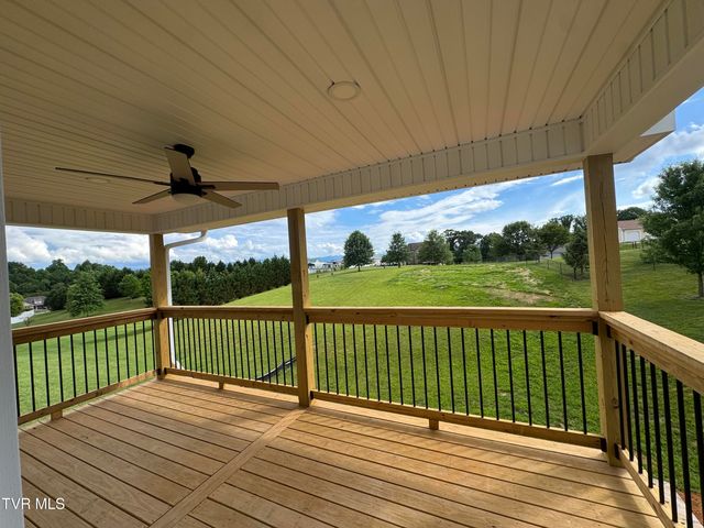 601 Sand Ridge Circle, Jonesborough, TN 37659