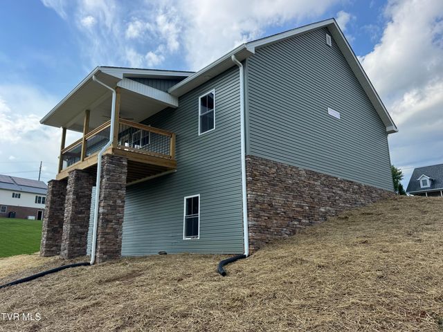 601 Sand Ridge Circle, Jonesborough, TN 37659