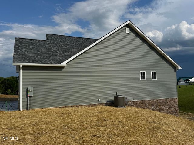 601 Sand Ridge Circle, Jonesborough, TN 37659