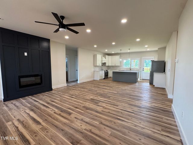 601 Sand Ridge Circle, Jonesborough, TN 37659