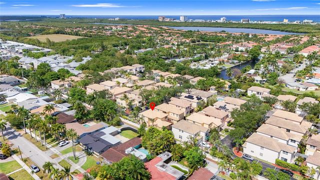 1282 Grant Ct, Hollywood, FL 33019