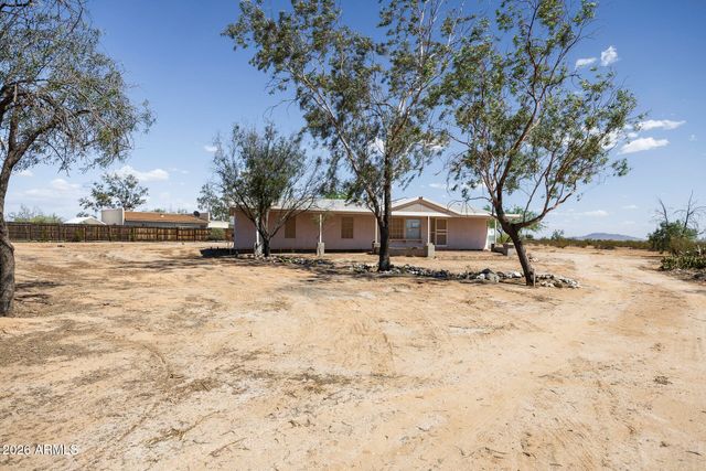 15761 W HOPI Drive, Casa Grande, AZ 85122