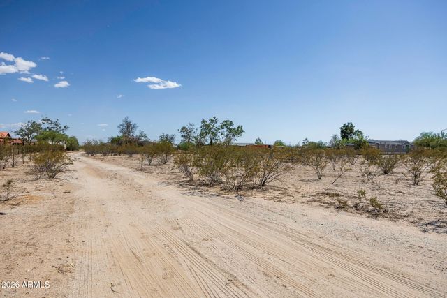 15761 W HOPI Drive, Casa Grande, AZ 85122