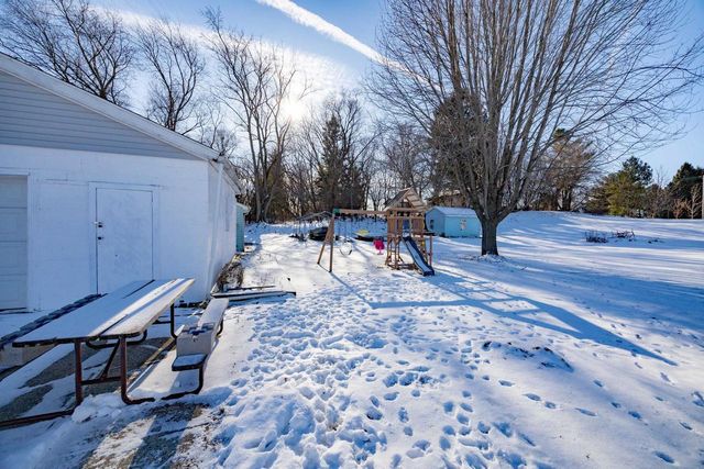 10130 E County Road A, Janesville, WI 53546