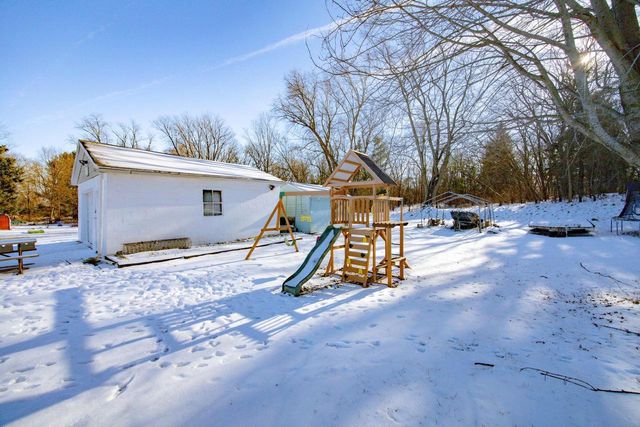 10130 E County Road A, Janesville, WI 53546