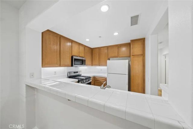 215 Dewdrop, Irvine, CA 92603