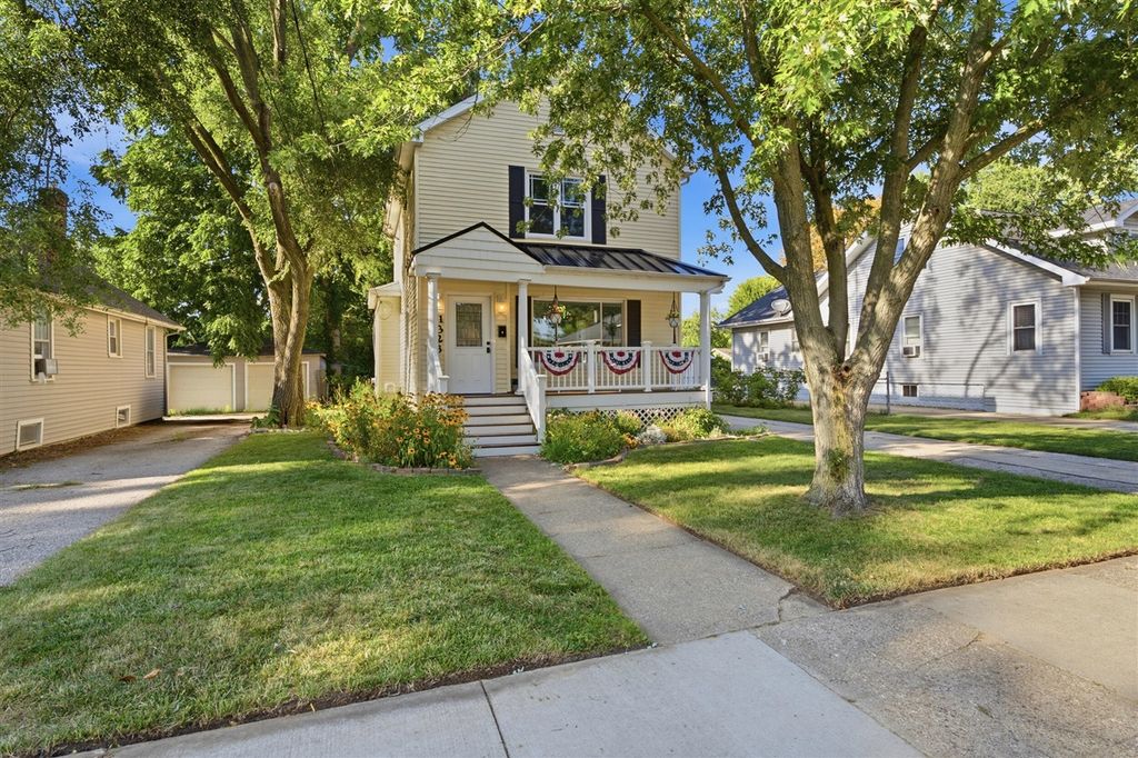 1323 Wolcott Avenue, Saint Joseph, MI 49085