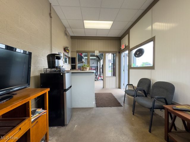 6100 W 130th Street, Brook Park, OH 44142