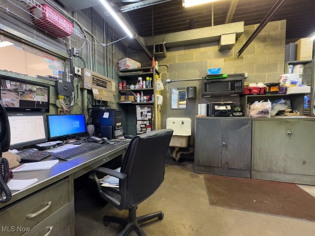 6100 W 130th Street, Brook Park, OH 44142