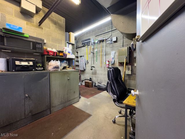 6100 W 130th Street, Brook Park, OH 44142