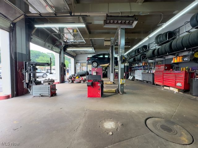 6100 W 130th Street, Brook Park, OH 44142