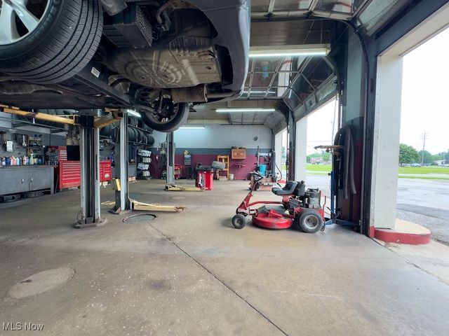 6100 W 130th Street, Brook Park, OH 44142