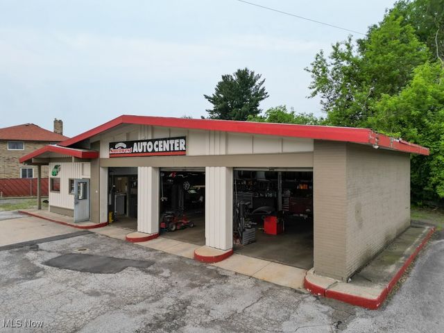 6100 W 130th Street, Brook Park, OH 44142