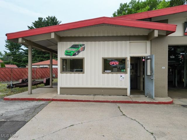 6100 W 130th Street, Brook Park, OH 44142