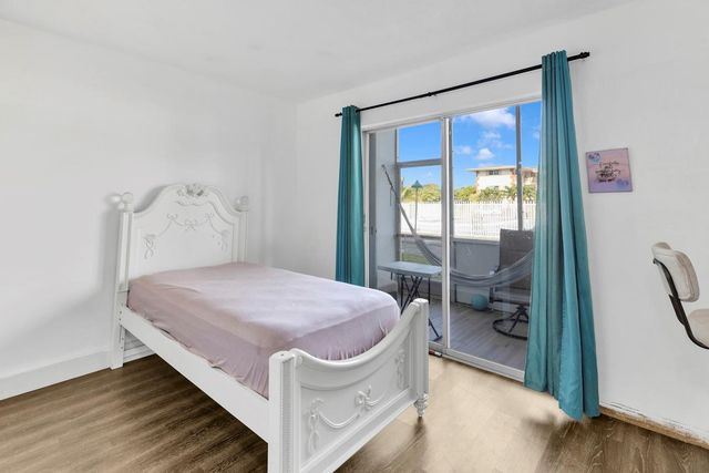 4770 NW 10th Court 106, Plantation, FL 33313