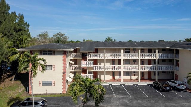 4770 NW 10th Court 106, Plantation, FL 33313
