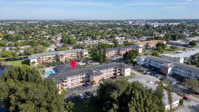 4770 NW 10th Court 106, Plantation, FL 33313