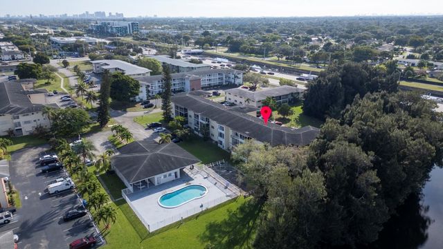 4770 NW 10th Court 106, Plantation, FL 33313