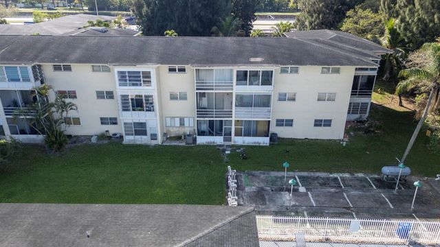 4770 NW 10th Court 106, Plantation, FL 33313