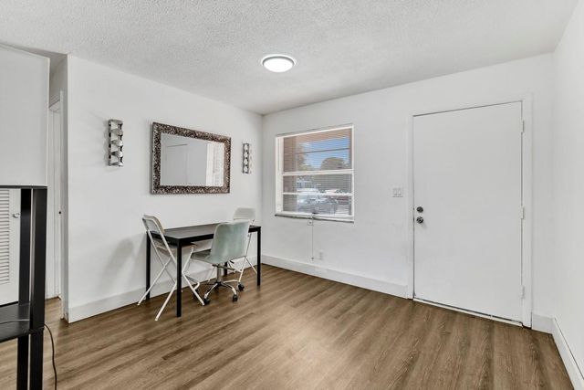 4770 NW 10th Court 106, Plantation, FL 33313