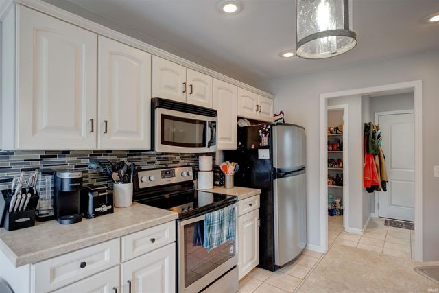 3606 Wayland Drive, Evansville, IN 47725