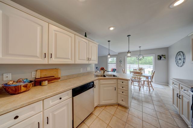 3606 Wayland Drive, Evansville, IN 47725