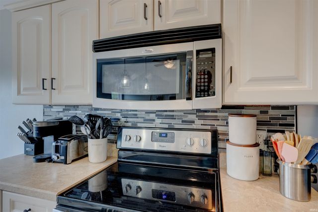 3606 Wayland Drive, Evansville, IN 47725