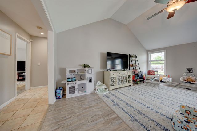 3606 Wayland Drive, Evansville, IN 47725