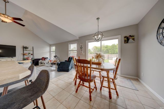 3606 Wayland Drive, Evansville, IN 47725