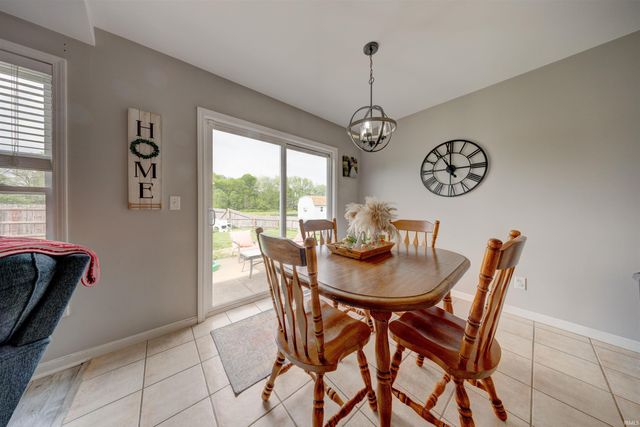 3606 Wayland Drive, Evansville, IN 47725