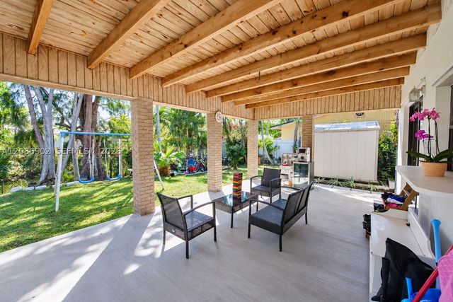 7330 SW 36th St, Miami, FL 33155