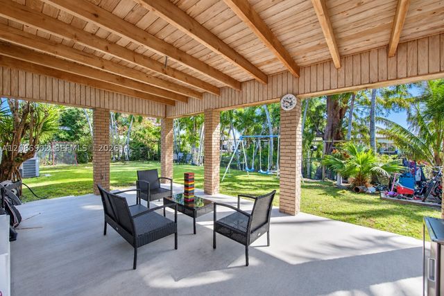 7330 SW 36th St, Miami, FL 33155