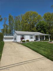 2543 Burlingham Drive, Ashtabula, OH 44004