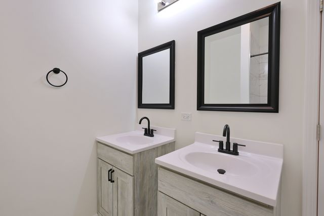 3739 W 139th Street, Robbins, IL 60472