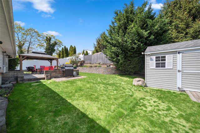 415 Fir Grove Road, Ronkonkoma, NY 11779