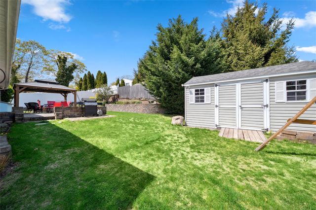 415 Fir Grove Road, Ronkonkoma, NY 11779