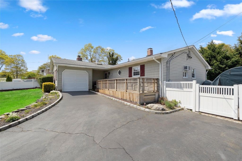 415 Fir Grove Road, Ronkonkoma, NY 11779