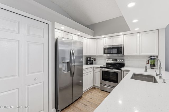 1132 CREEKS RIDGE Road, Jacksonville, FL 32225