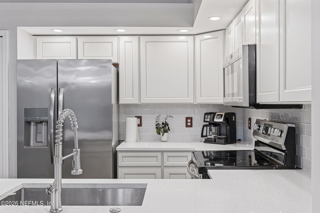 1132 CREEKS RIDGE Road, Jacksonville, FL 32225