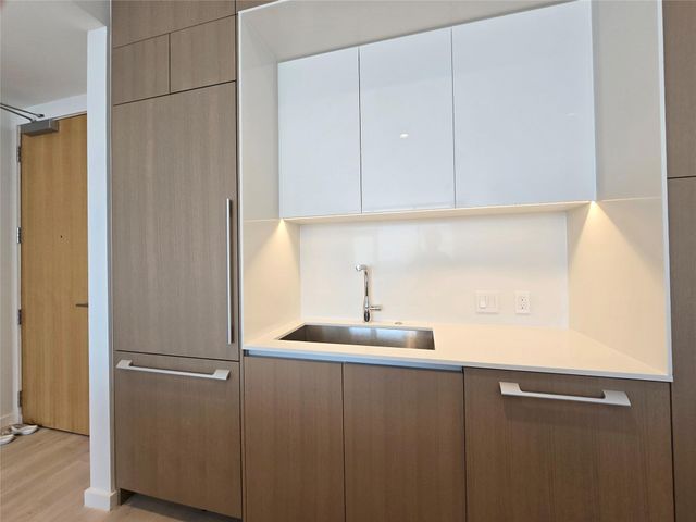 313 W 17th ST 1802, Austin, TX 78701